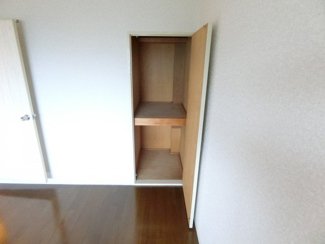 ドミール仲谷1号館の収納|同物件別部屋イメージ写真