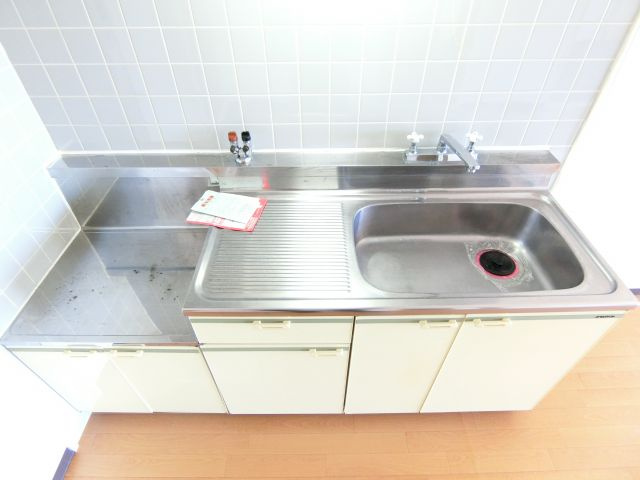 ドミール仲谷1号館のキッチン|同物件別部屋イメージ写真