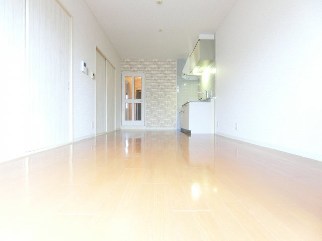 ドミール仲谷1号館の居間・リビング|同物件別部屋イメージ写真