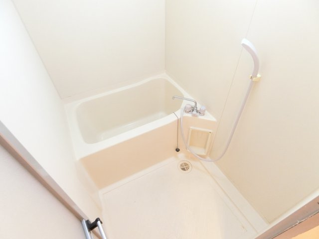 ドミール仲谷1号館の浴室|同物件別部屋イメージ写真