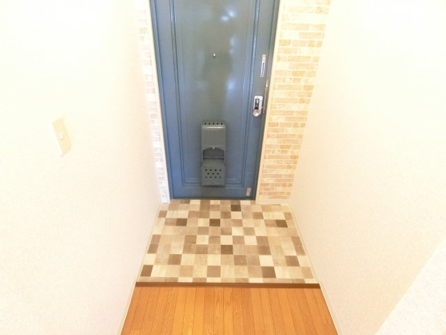 ドミール仲谷1号館の玄関|同物件別部屋イメージ写真