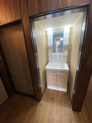 （ご成約済）【 売主 】横浜市中区本牧町1丁目　戸建の独立洗面台|1階