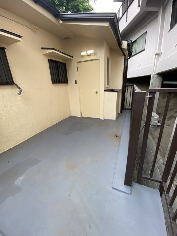 【 売主 】横浜市中区本牧町1丁目　戸建の玄関|2階