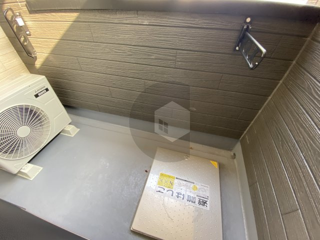 東大阪市衣摺５丁目のハイツのバルコニー