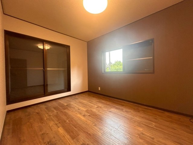 八街市大谷流の洋室