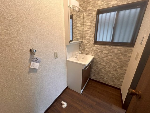 八街市大谷流の独立洗面台