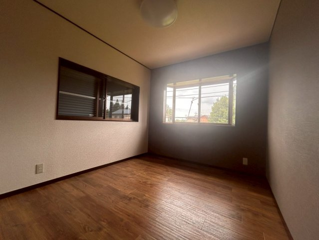 八街市大谷流の洋室