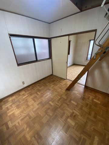 【 売主 】横浜市保土ケ谷区岩井町　戸建の洋室|4.5帖