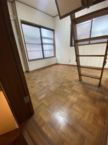 【 売主 】横浜市保土ケ谷区岩井町　戸建の洋室|4.5帖