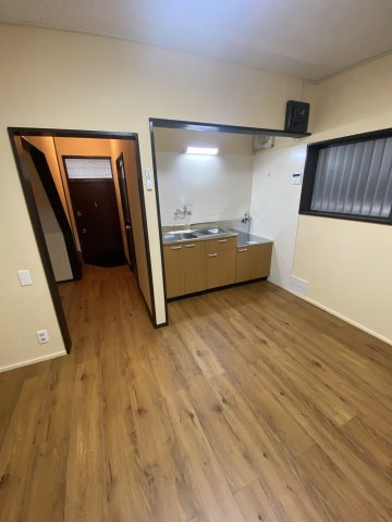 【 売主 】横浜市保土ケ谷区岩井町　戸建の居間・リビング