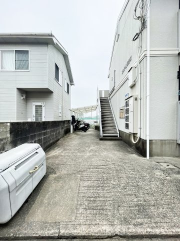 プレジール南昭和の駐車場