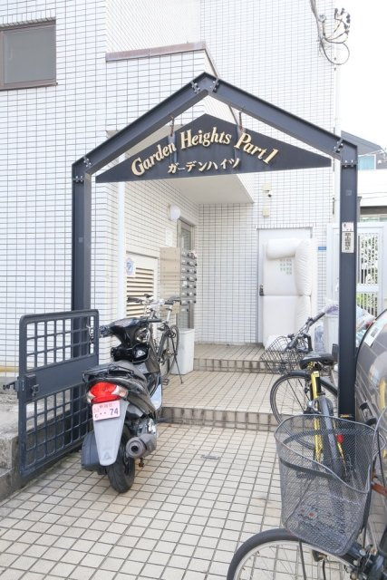 新宿区上落合２丁目の賃貸マンションのエントランス
