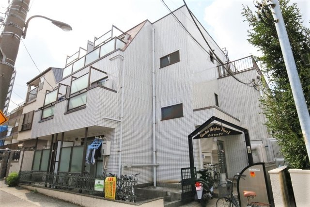 新宿区上落合２丁目の賃貸マンションの外観|ガーデ
ンハイツ一号館の外観☆