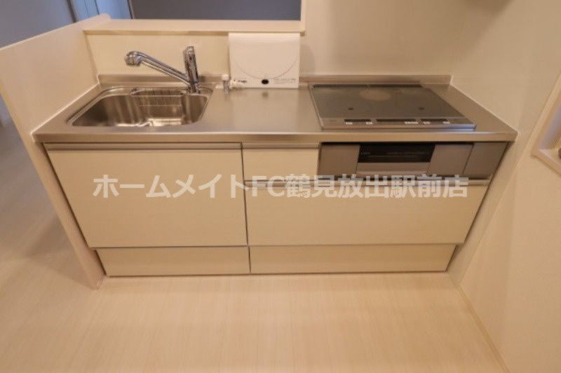 大阪市城東区諏訪３丁目のアパートのキッチン