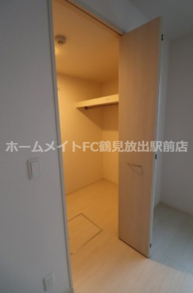 大阪市城東区諏訪３丁目のアパートの収納