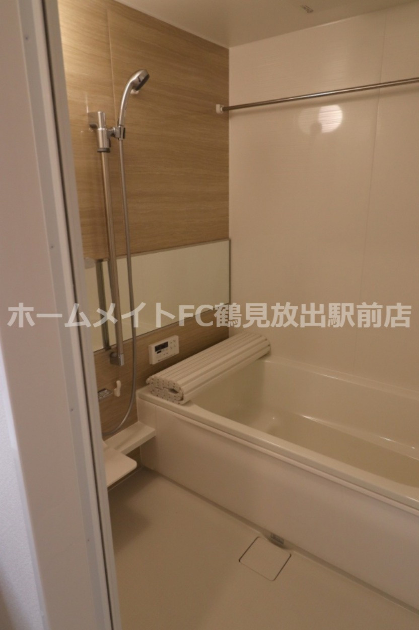 大阪市城東区諏訪３丁目のアパートの浴室