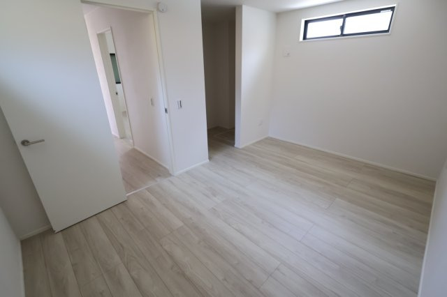 【洋室】 | 《仲介手数料無料》南区白幡２丁目5-17(1号棟)新築一戸建てケイアイスタイル | 撮影日 2025年8月21日 12:00 晴れ