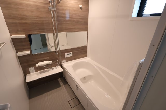 【浴室】 | 《仲介手数料無料》南区白幡２丁目5-17(1号棟)新築一戸建てケイアイスタイル | 撮影日 2025年8月21日 12:00 晴れ