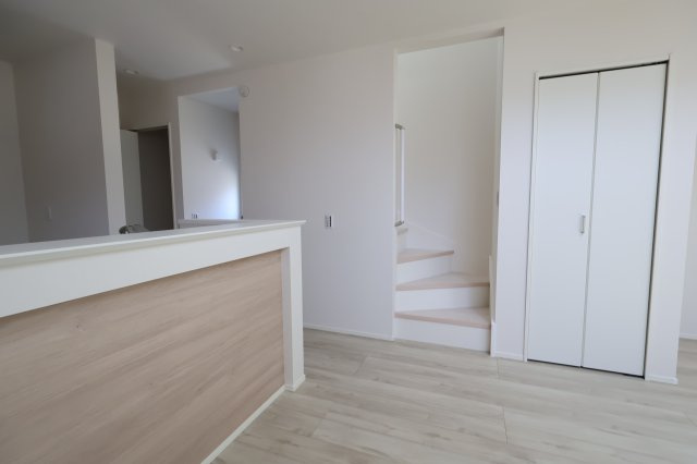 【内装】 | 《仲介手数料無料》南区白幡２丁目5-17(1号棟)新築一戸建てケイアイスタイル | 撮影日 2025年8月21日 12:00 晴れ