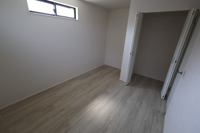 【洋室】 | 《仲介手数料無料》南区白幡２丁目5-17(1号棟)新築一戸建てケイアイスタイル | 撮影日 2025年8月21日 12:00 晴れ