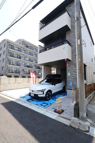 【外観】 | 《仲介手数料無料》南区白幡２丁目5-17(1号棟)新築一戸建てケイアイスタイル | 撮影日 2025年8月21日 12:00 晴れ