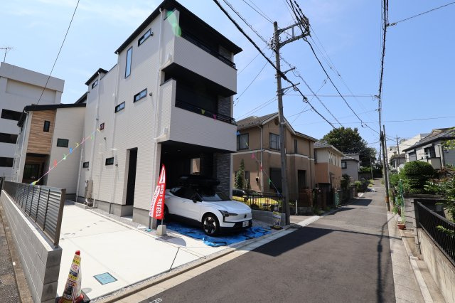 【外観】 | 《仲介手数料無料》南区白幡２丁目5-17(1号棟)新築一戸建てケイアイスタイル | 撮影日 2025年8月21日 12:00 晴れ