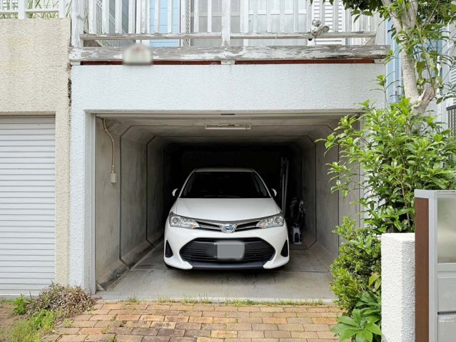 和泉市室堂町　中古戸建の駐車場