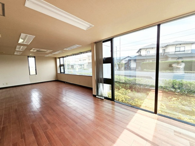 【居間・リビング】 | 学頭テナントビル