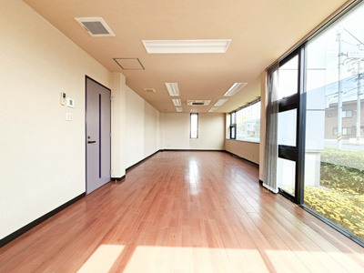 【居間・リビング】 | 学頭テナントビル