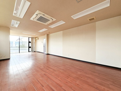 【居間・リビング】 | 学頭テナントビル