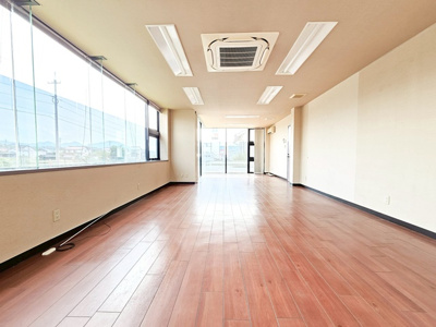 【居間・リビング】 | 学頭テナントビル