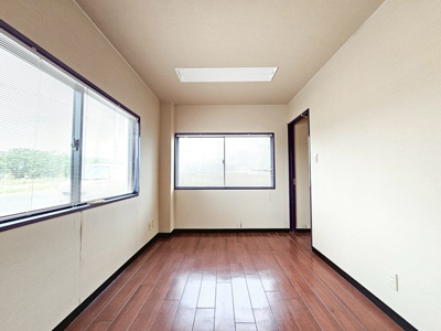 【居間・リビング】 | 学頭テナントビル