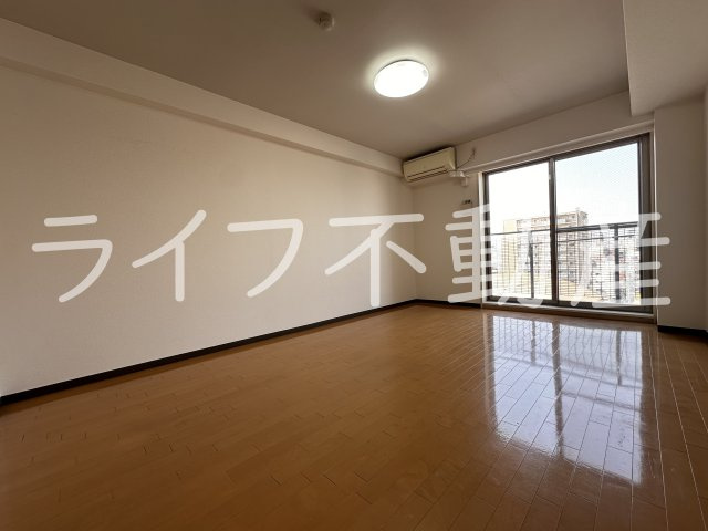 八戸ノ里HIROビルの内装