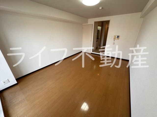 八戸ノ里HIROビルの居間・リビング