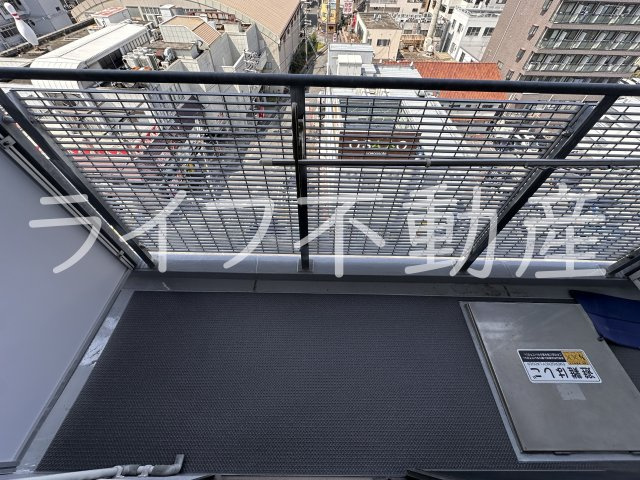 八戸ノ里HIROビルのバルコニー