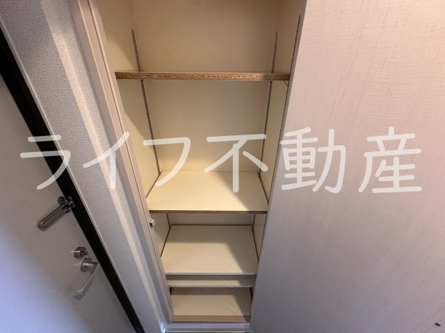 八戸ノ里HIROビルの収納