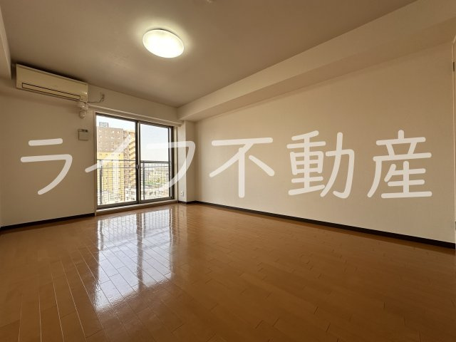 八戸ノ里HIROビルの居間・リビング