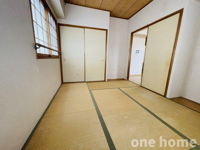 ユニ・アルス新大阪WESTの和室|◆LDK横 和室です！二面採光で明るいお部屋です♪
◆【即日内覧会開催中】土日はもちろん！平日の仕事終わりの内覧も可能です！