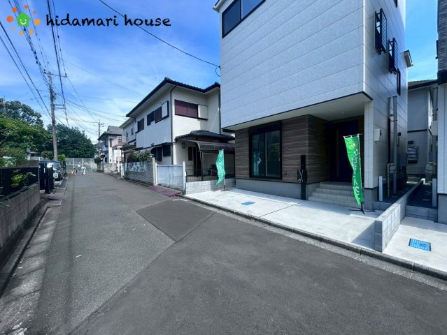 北区奈良町　新築未入居　01の前面道路含む現地写真