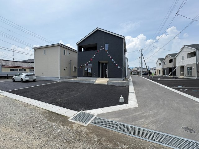 新築戸建・建売　相馬市中村第13　Cradle garden　全4棟の前面道路含む現地写真