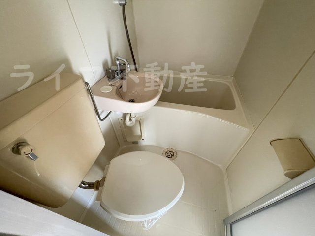 メゾン小若江のトイレ|落ち着いた色調のトイレです