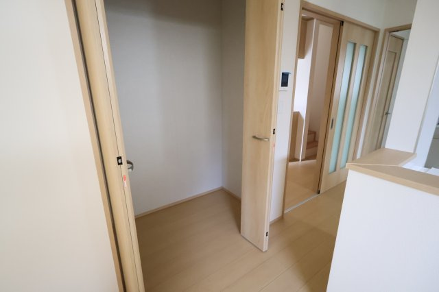 《仲介手数料無料》西区プラザ71-2新築一戸建てハートフルタウンの収納|撮影日 2025年8月22日 11:50 晴れ