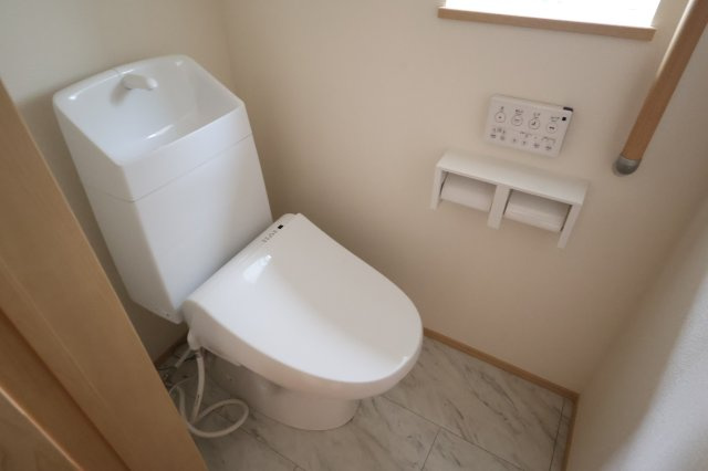 《仲介手数料無料》西区プラザ71-2新築一戸建てハートフルタウンのトイレ|撮影日 2025年8月22日 11:50 晴れ