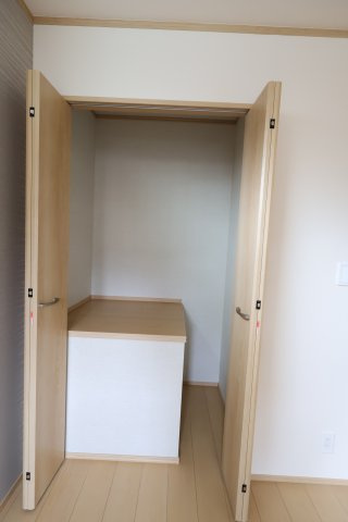 《仲介手数料無料》西区プラザ71-2新築一戸建てハートフルタウンの収納|撮影日 2025年8月22日 11:50 晴れ