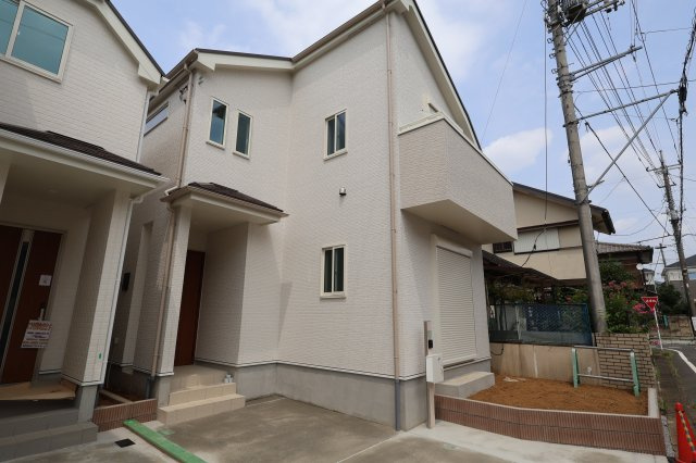 《仲介手数料無料》西区プラザ71-2新築一戸建てハートフルタウンの外観|撮影日 2025年8月22日 11:50 晴れ