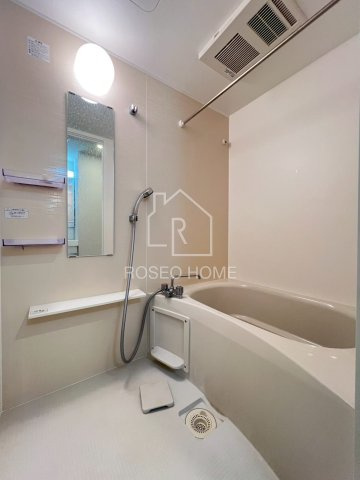 ファーストフィオーレ玉造グレイスの浴室