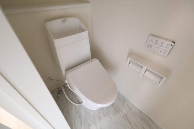 《仲介手数料無料》南区大字大谷口1079-68(全1戸)新築一戸建てハートフルタウンのトイレ|撮影日 2025年11月20日 14:00 晴れ