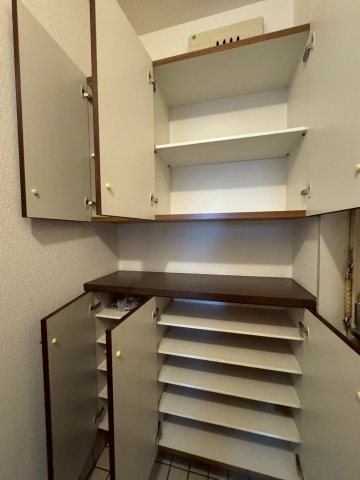 小林ビルの収納