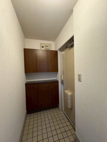 小林ビルの玄関