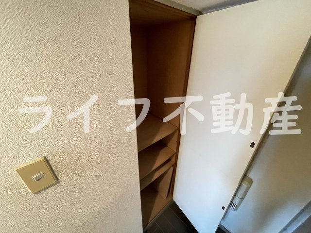 アドバンス渋川の収納|ちょっとした収納スペースも充実しています